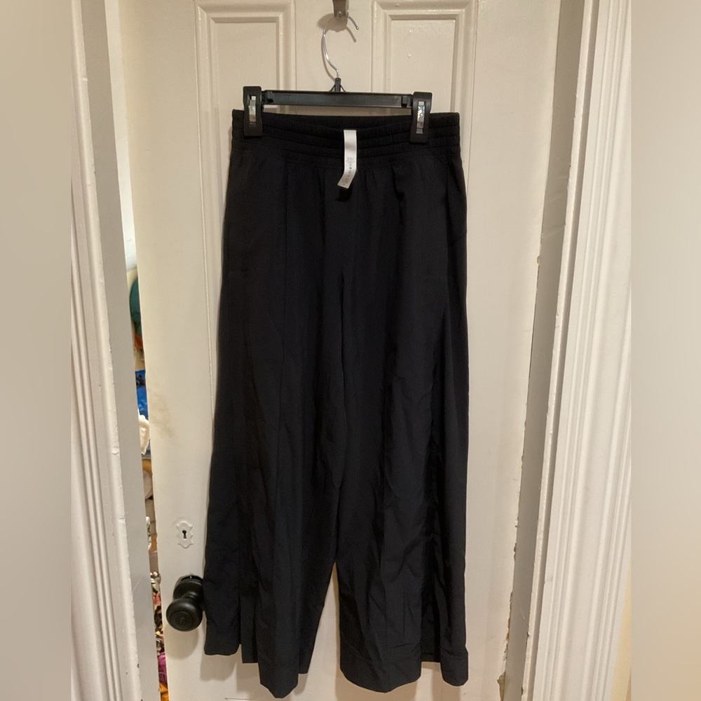 Black Lululemon Wide Led pants size 4